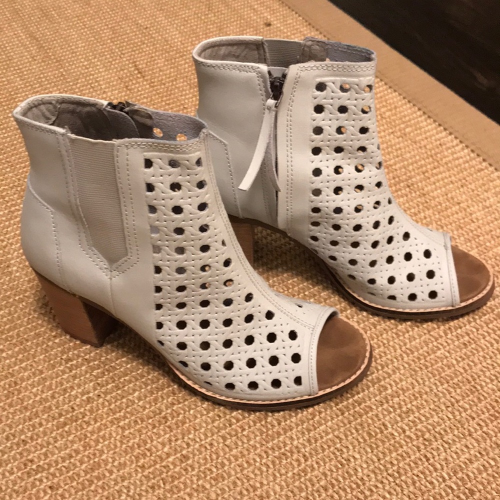 Toms White and Brown Ankle Booties